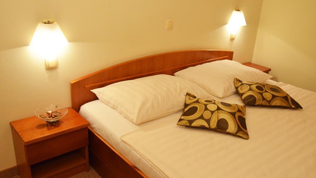 Hotel Bajt מריבור מראה חיצוני תמונה