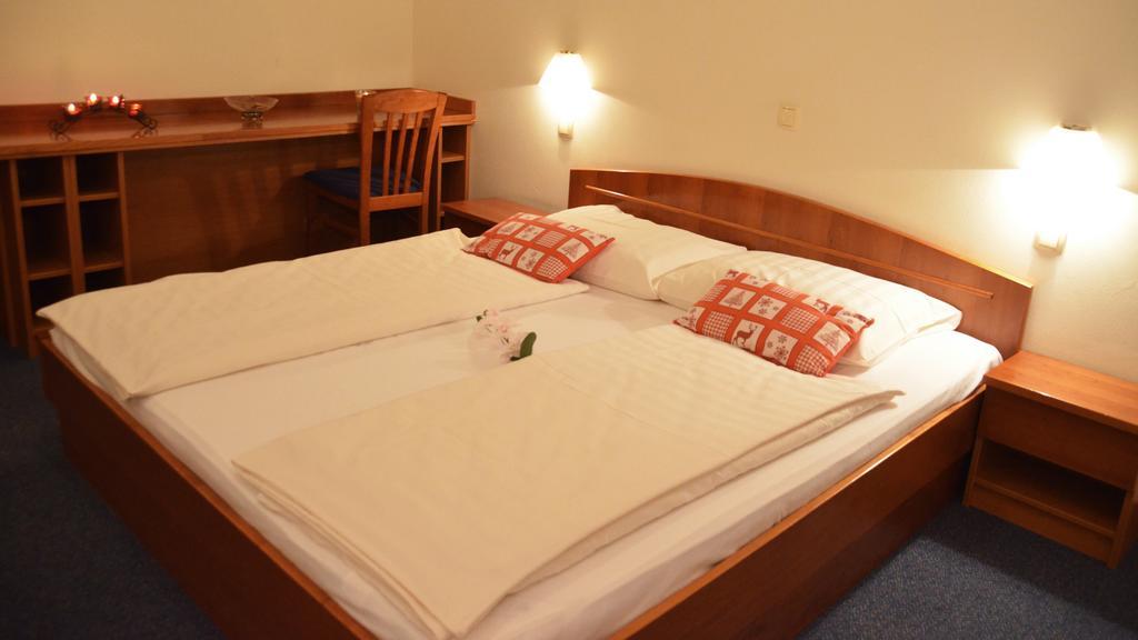 Hotel Bajt מריבור מראה חיצוני תמונה